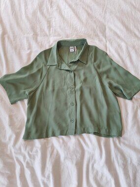 Twik NEW green cropped collared shirt